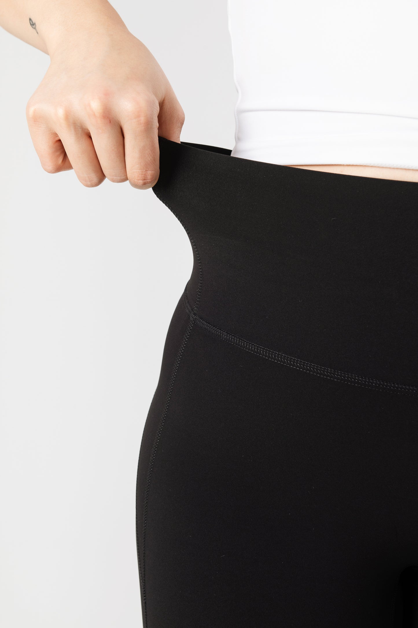 BLACK - Compression Leggings